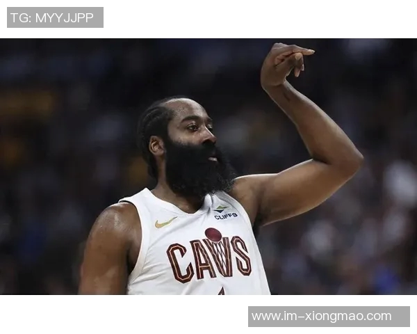 梅里尔称哈登经验丰富能减轻米切尔压力助力球队表现